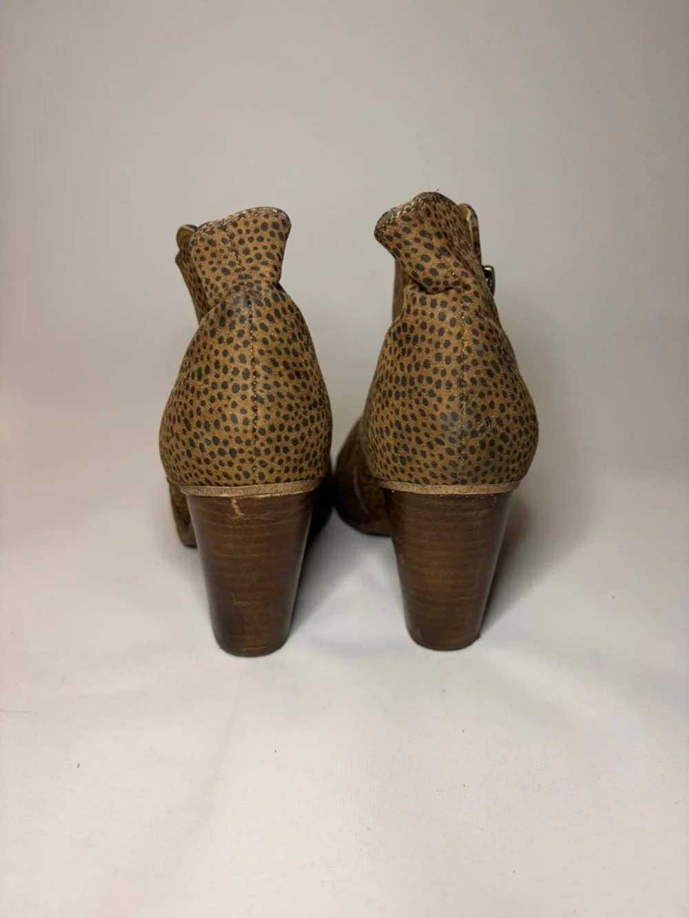 Michael Shannon Ginnie Leopard-Print Ankle Booties with‎ Gold Side Zip Size 7.5